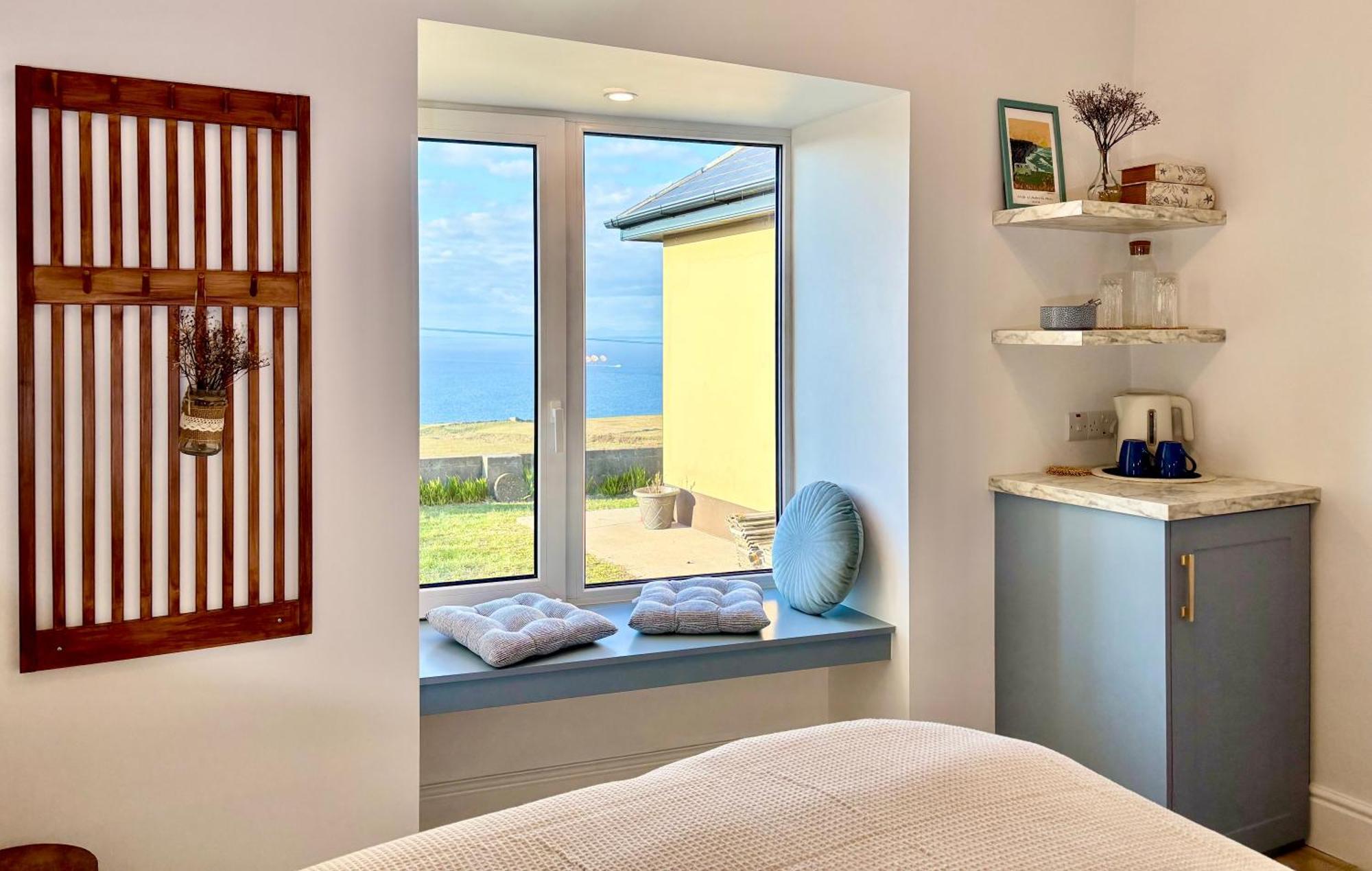Ocean View Guestrooms Дулин Екстериор снимка