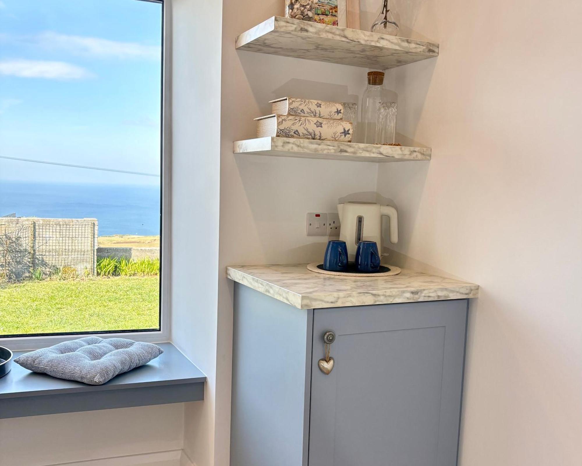 Ocean View Guestrooms Дулин Екстериор снимка